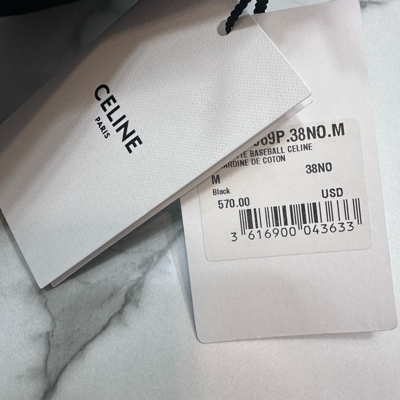 CELINE BASEBALL CAP IN COTTON
570 USD M - Picture 11 of 12